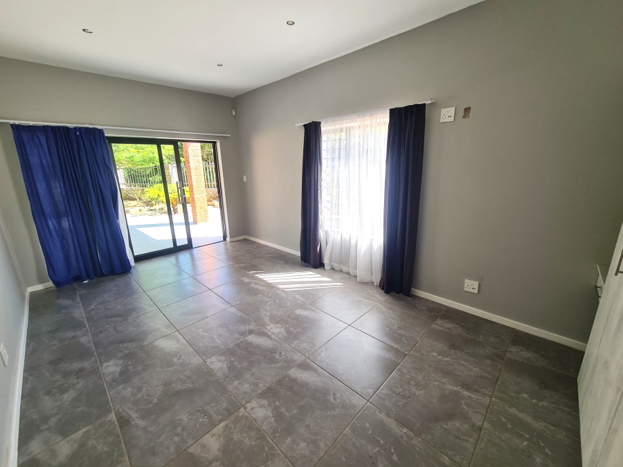 5 Bedroom Property for Sale in Noorsekloof Eastern Cape